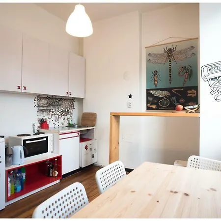 Art And Sunny In The Best Downtown Location Apartment